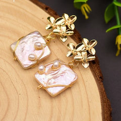 Simple style flower pearl drop earrings 1 pair